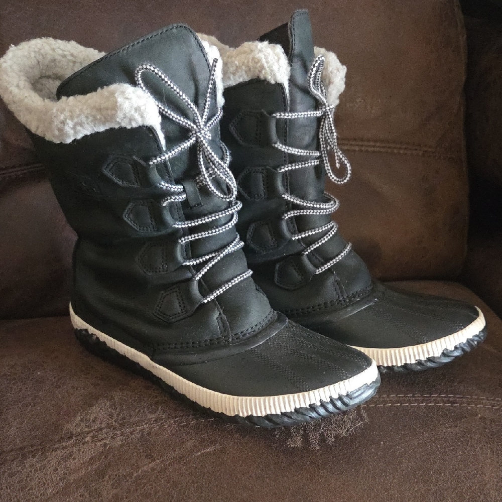 Sorel Black and White Winter Boots